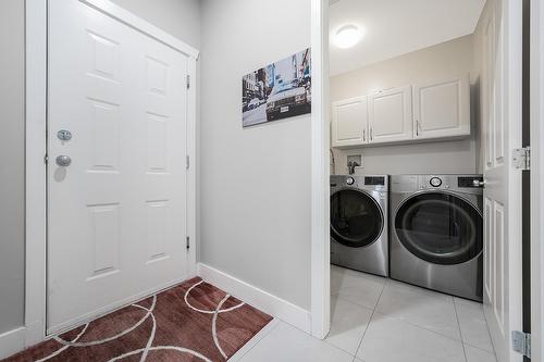 Main House 6946 201B Street, Langley, BC - Indoor Photo Showing Laundry Room