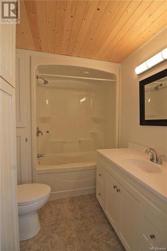 1 East Coast Lane, Picadilly, NB - Indoor Photo Showing Bathroom