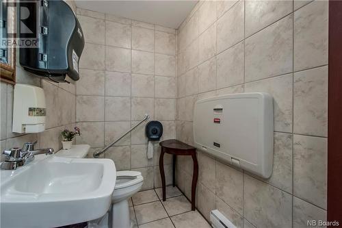 11-13 Waterloo Street, Saint John, NB - Indoor Photo Showing Bathroom