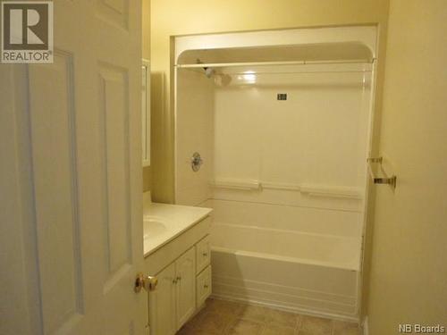 11-13 Waterloo Street, Saint John, NB - Indoor Photo Showing Bathroom