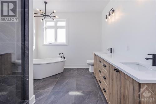 1685 Trizisky Street, Hallville, ON - Indoor Photo Showing Bathroom
