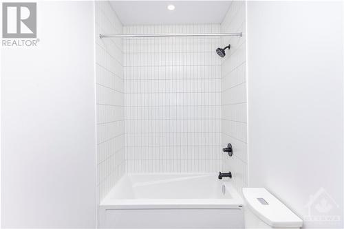 1685 Trizisky Street, Hallville, ON - Indoor Photo Showing Bathroom