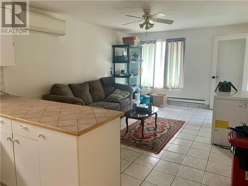 209 Third Street E, Cornwall, ON - Indoor Photo Showing Living Room