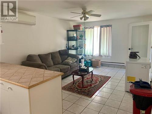 209 Third Street E, Cornwall, ON - Indoor Photo Showing Living Room