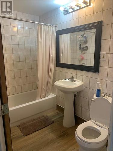 209 Third Street E, Cornwall, ON - Indoor Photo Showing Bathroom