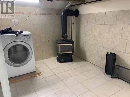 209 Third Street E, Cornwall, ON - Indoor Photo Showing Laundry Room