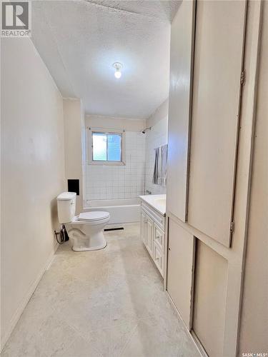 213 Bounty Street, Conquest, SK - Indoor Photo Showing Bathroom