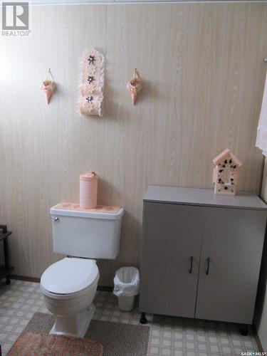 608 5Th Street W, Wilkie, SK - Indoor Photo Showing Bathroom