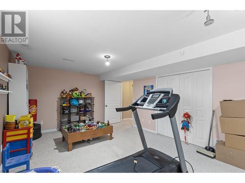 384 Klassen Road, Kelowna, BC - Indoor Photo Showing Gym Room
