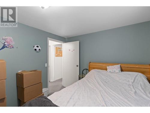384 Klassen Road, Kelowna, BC - Indoor Photo Showing Bedroom