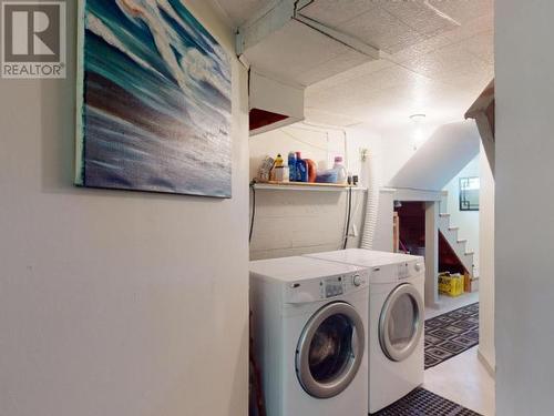 6618 Drake Street, Powell River, BC - Indoor Photo Showing Laundry Room