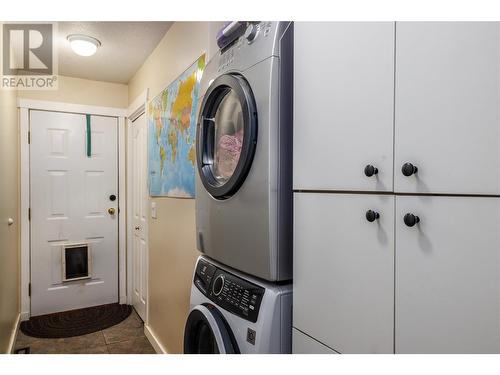 3290 Mcrobbie Road, West Kelowna, BC - Indoor Photo Showing Laundry Room