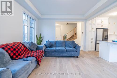 3 Milt Schmidt St, Kitchener, ON - Indoor Photo Showing Living Room