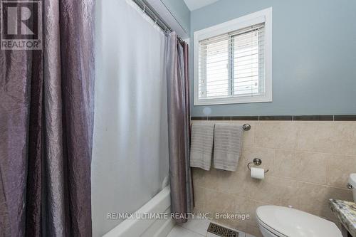 148 Fieldway Dr, Hamilton, ON - Indoor Photo Showing Bathroom