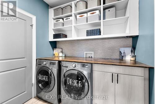 4026 Village Creek Dr, Fort Erie, ON - Indoor Photo Showing Laundry Room