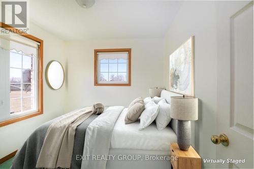 5864 County Rd 1, Prince Edward County, ON - Indoor Photo Showing Bedroom