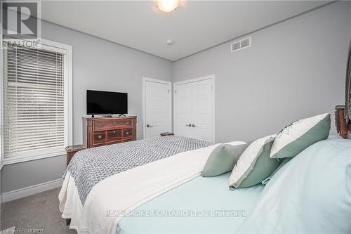 4111 Village Creek Dr, Fort Erie, ON - Indoor Photo Showing Bedroom