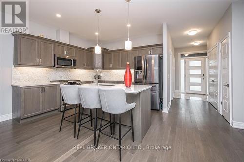 4111 Village Creek Dr, Fort Erie, ON - Indoor Photo Showing Kitchen With Stainless Steel Kitchen With Upgraded Kitchen