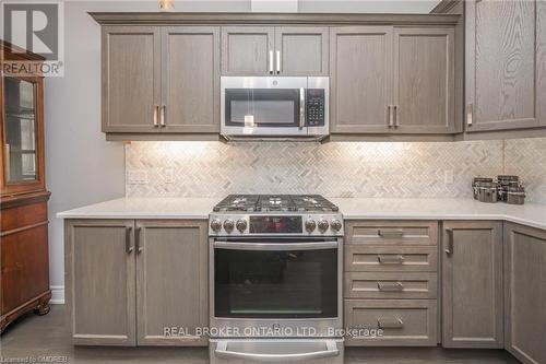 4111 Village Creek Dr, Fort Erie, ON - Indoor Photo Showing Kitchen With Upgraded Kitchen