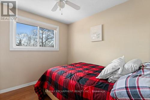 5099 Hartwood Avenue, Lincoln, ON - Indoor Photo Showing Bedroom