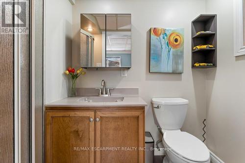 5099 Hartwood Avenue, Lincoln, ON - Indoor Photo Showing Bathroom