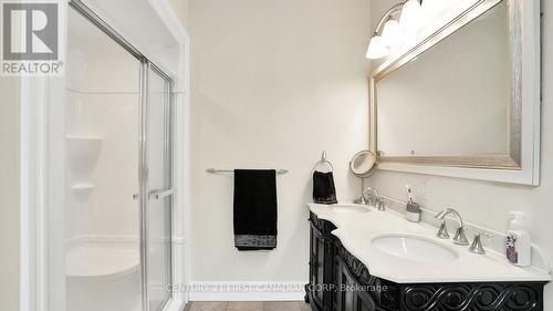 2935 Glanworth Dr, London, ON - Indoor Photo Showing Bathroom