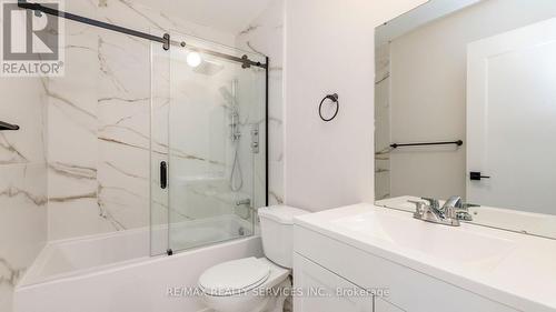 11 - 135 Chalmers Street S, Cambridge, ON - Indoor Photo Showing Bathroom