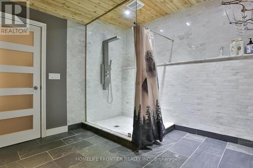 7896 6Th Line, Essa, ON - Indoor Photo Showing Bathroom