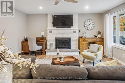 16 Owen Rd, Oro-Medonte, ON - Indoor Photo Showing Living Room With Fireplace
