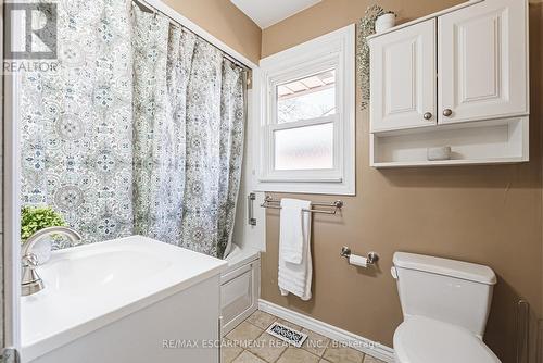 5432 Stratton Rd, Burlington, ON - Indoor Photo Showing Bathroom