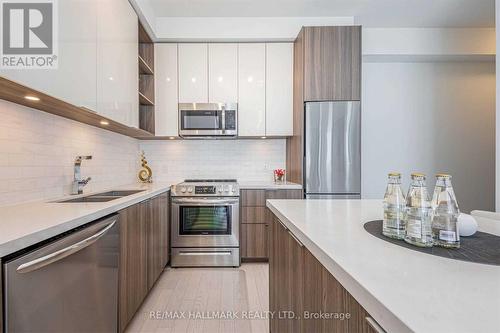 2601 - 30 Ordnance Street, Toronto, ON - Indoor Photo Showing Kitchen With Double Sink With Upgraded Kitchen