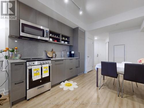 #2307 -135 East Liberty St, Toronto, ON - Indoor Photo Showing Kitchen