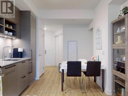 #2307 -135 East Liberty St, Toronto, ON - Indoor Photo Showing Kitchen
