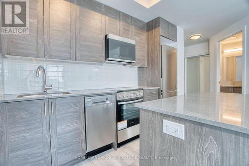 702 - 15 Ellerslie Avenue, Toronto, ON - Indoor Photo Showing Kitchen With Upgraded Kitchen