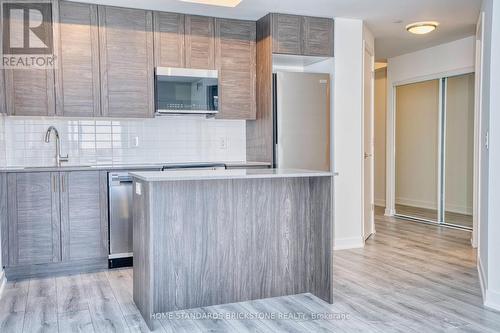 #702 -15 Ellerslie Ave, Toronto, ON - Indoor Photo Showing Kitchen With Upgraded Kitchen