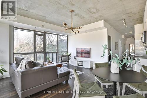 #211 -90 Trinity St, Toronto, ON - Indoor Photo Showing Living Room