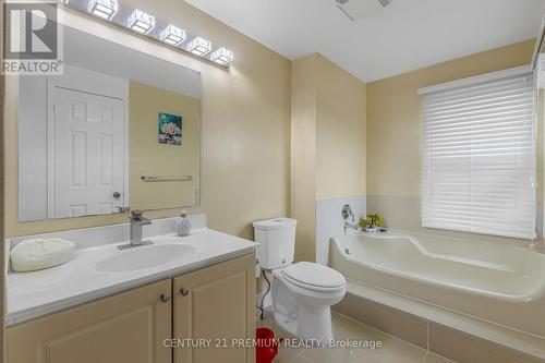 35 Longsword Dr, Toronto, ON - Indoor Photo Showing Bathroom