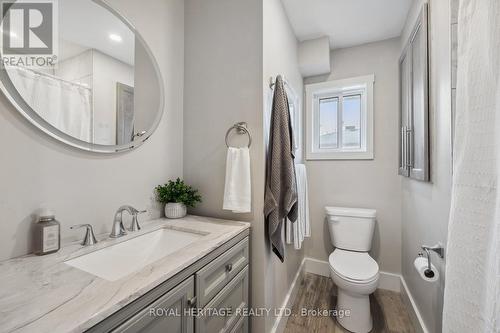 1143 Cedar St, Oshawa, ON - Indoor Photo Showing Bathroom