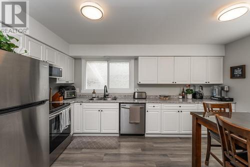 736 Ochakwin Crescent, Prince George, BC - Indoor Photo Showing Kitchen