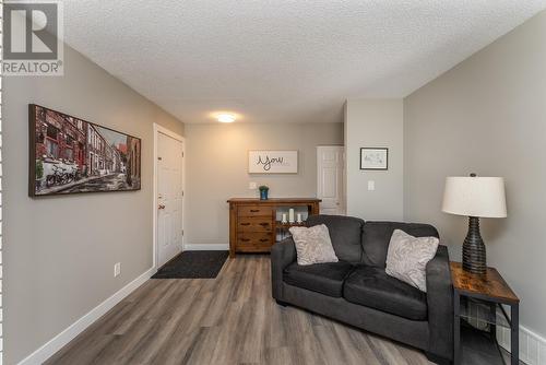 736 Ochakwin Crescent, Prince George, BC - Indoor Photo Showing Living Room