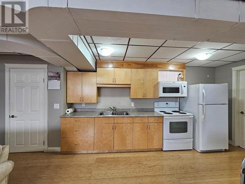 3424 Hospital Road, Vanderhoof, BC - Indoor Photo Showing Kitchen With Double Sink