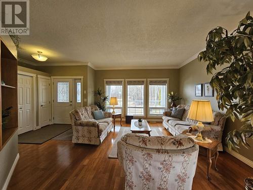 3424 Hospital Road, Vanderhoof, BC - Indoor Photo Showing Living Room