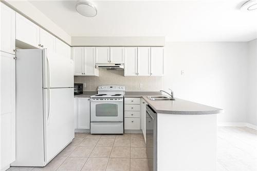 2529 Longridge Crescent, Oakville, ON - Indoor Photo Showing Kitchen With Double Sink