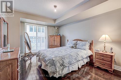 #405 -1 Balmoral Ave, Toronto, ON - Indoor Photo Showing Bedroom