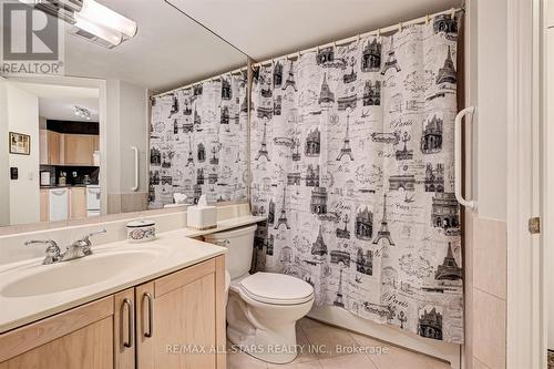 #405 -1 Balmoral Ave, Toronto, ON - Indoor Photo Showing Bathroom