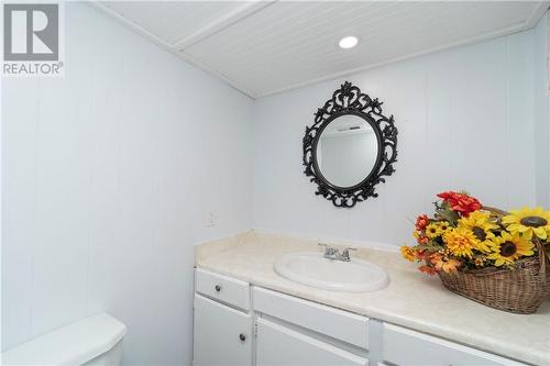 36 Robinson Street, Perth, ON - Indoor Photo Showing Bathroom