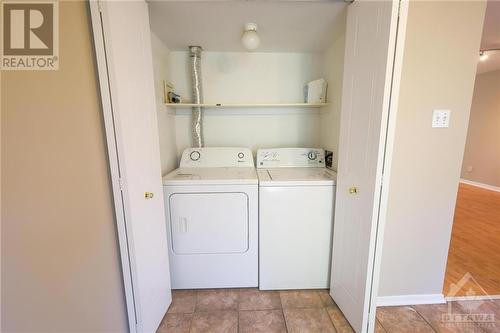 34 Briston Private, Ottawa, ON - Indoor Photo Showing Laundry Room