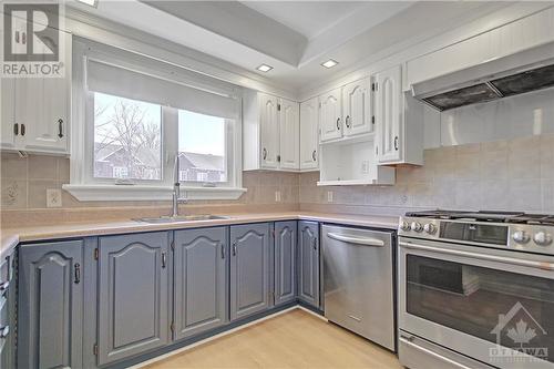 193 Glynn Avenue, Ottawa, ON - Indoor Photo Showing Kitchen With Stainless Steel Kitchen