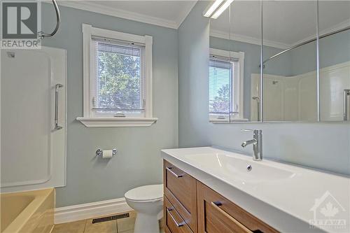 193 Glynn Avenue, Ottawa, ON - Indoor Photo Showing Bathroom