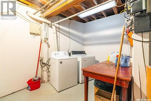 1016 Lansdowne Avenue, Saskatoon, SK - Indoor Photo Showing Laundry Room